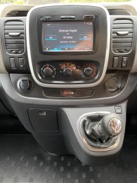 NISSAN NV300