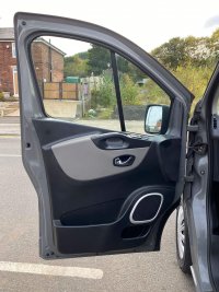 NISSAN NV300