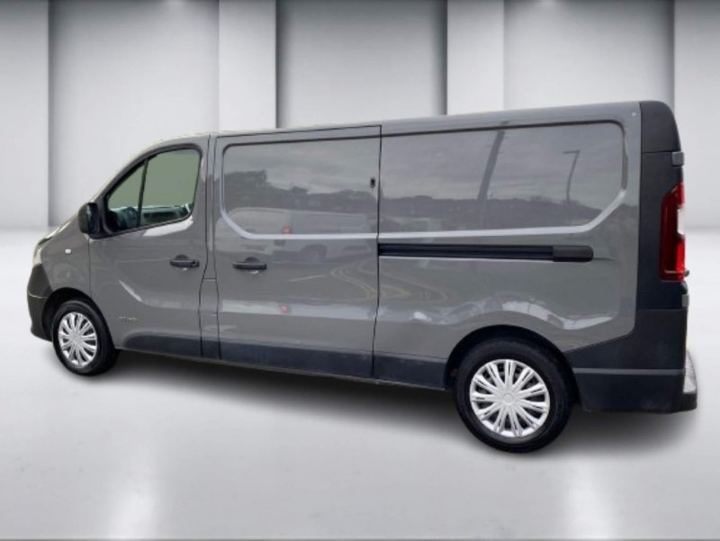 NISSAN NV300