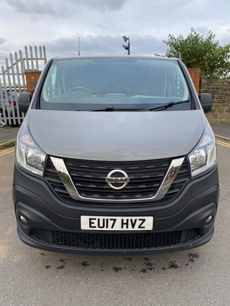 NISSAN NV300